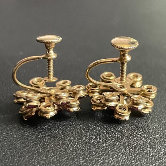 Pair Midcentury Pink Rhinestone & Goldtone Riveted Screw Back‎ Clip on Earrings - Picture 5 of 6